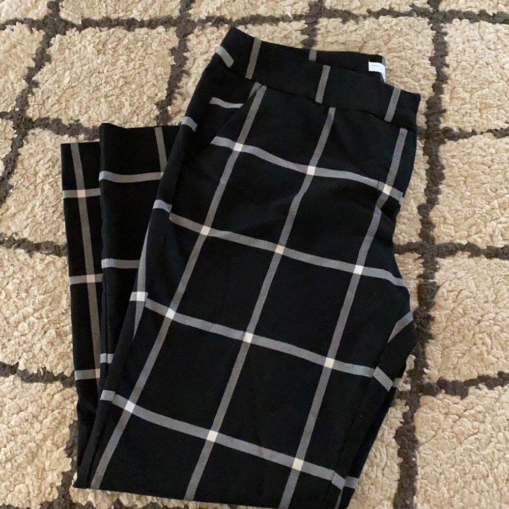 New York & Co Cropped Pants